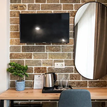 酒店 камъните 3*