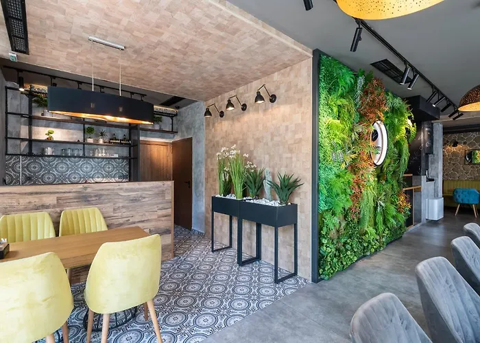 камъните Otel 3*