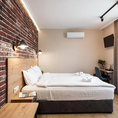 Ξενοδοχείο камъните 3*